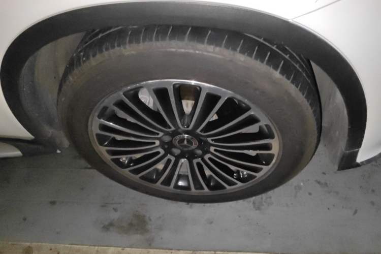 Used Mercedes-Benz GLC 2018 Facelifted GLC 260 4MATIC Dynamic Edition Right Front Wheel Hub