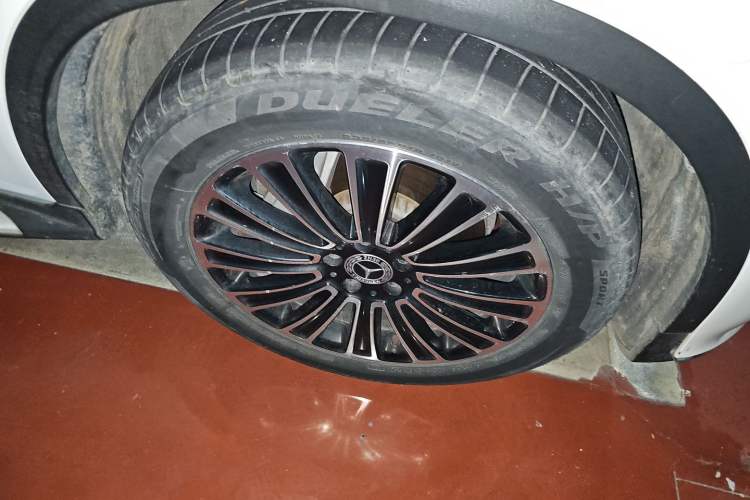Used Mercedes-Benz GLC 2018 Facelifted GLC 260 4MATIC Dynamic Edition Right Front Wheel Hub