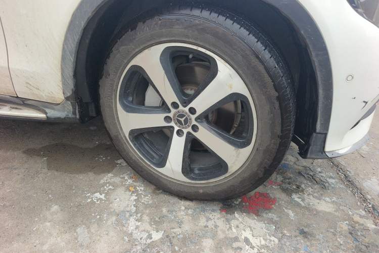Used Mercedes-Benz GLC 2018 Facelift GLC 260 4MATIC Luxury Edition Right Front Wheel Hub