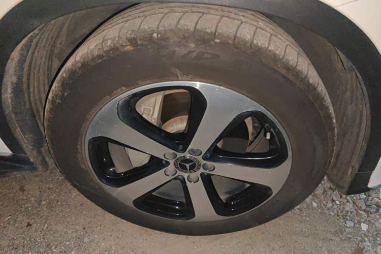 Used Mercedes-Benz GLC 2018 Facelift GLC 260 4MATIC Luxury Edition Right Front Wheel Hub