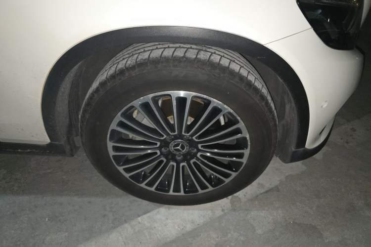 Used Mercedes-Benz GLC 2018 GLC 200 4MATIC Right Front Wheel Hub
