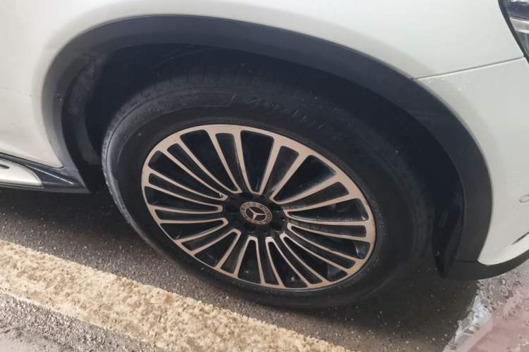 Used Mercedes-Benz GLC 2018 Facelift GLC 200 4MATIC Right Front Wheel Hub