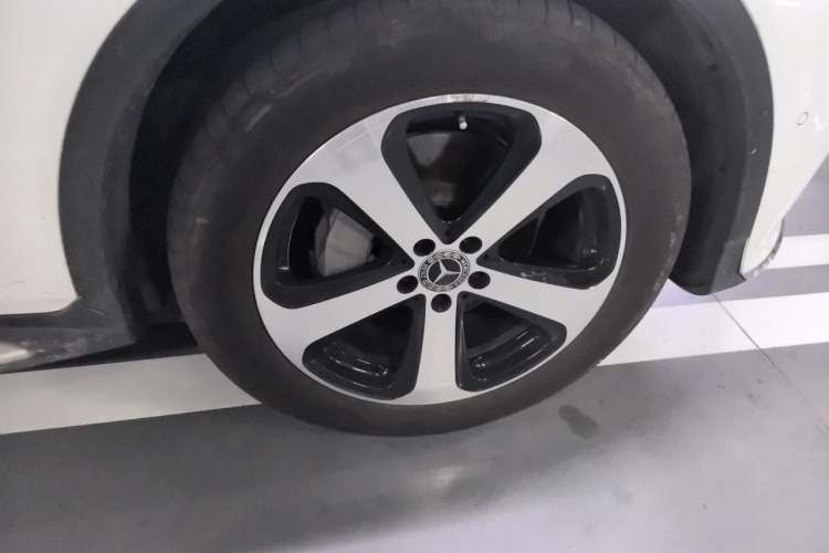 Used Mercedes-Benz GLC 2018 GLC 260 4MATIC Luxury Model Right Front Wheel Hub