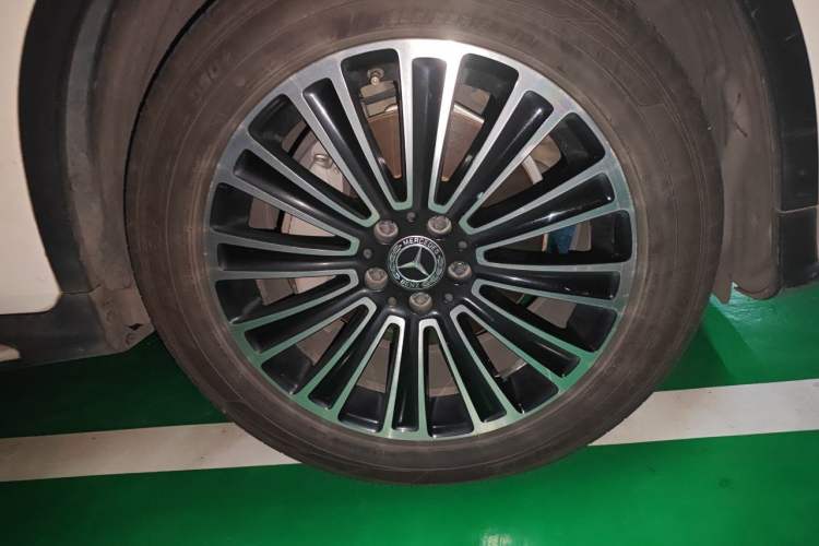 Used Mercedes-Benz GLC 2018 Facelifted GLC 260 4MATIC Dynamic Edition Right Front Wheel Hub