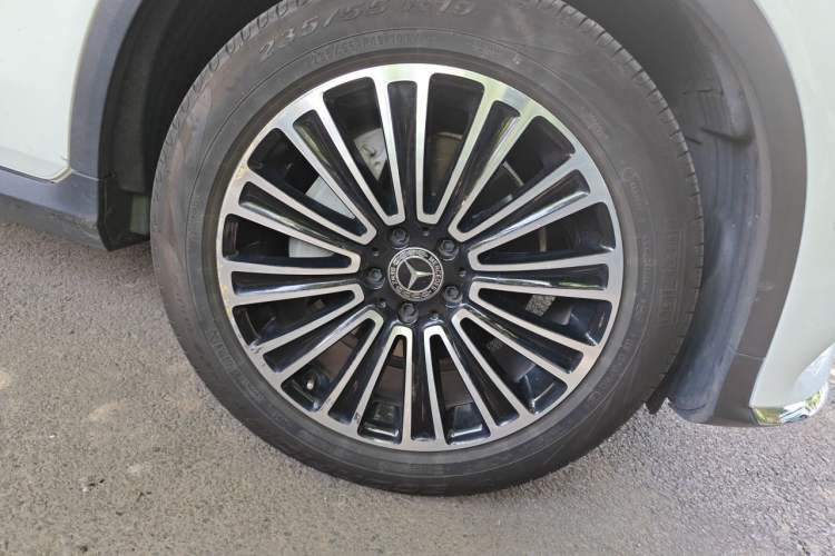Used Mercedes-Benz GLC 2018 Facelifted GLC 260 4MATIC Dynamic Edition Right Front Wheel Hub