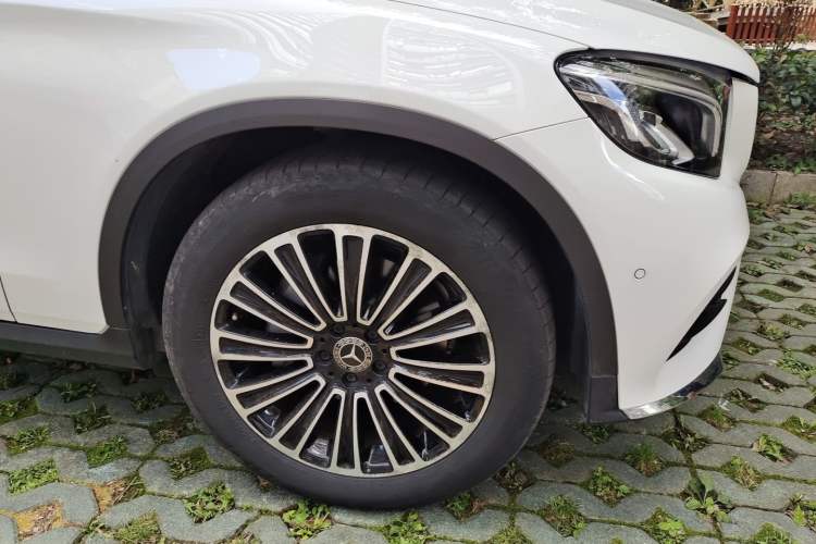 Used Mercedes-Benz GLC 2018 Facelifted GLC 260 4MATIC Dynamic Edition Right Front Wheel Hub