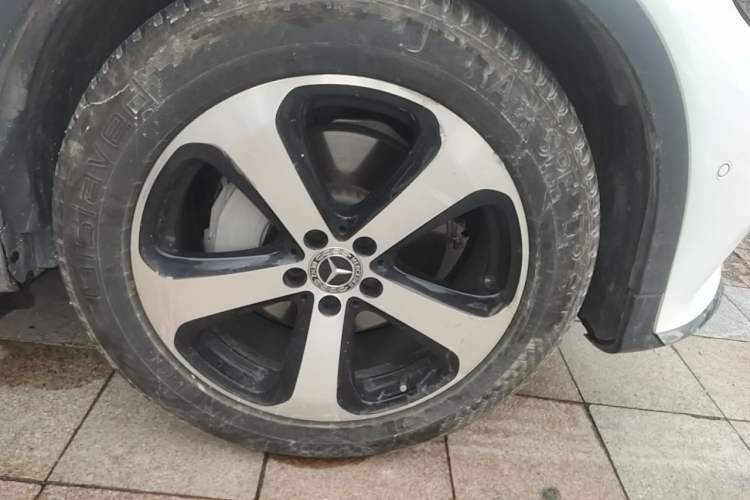Used Mercedes-Benz GLC 2018 Facelift GLC 260 4MATIC Luxury Edition Right Front Wheel Hub