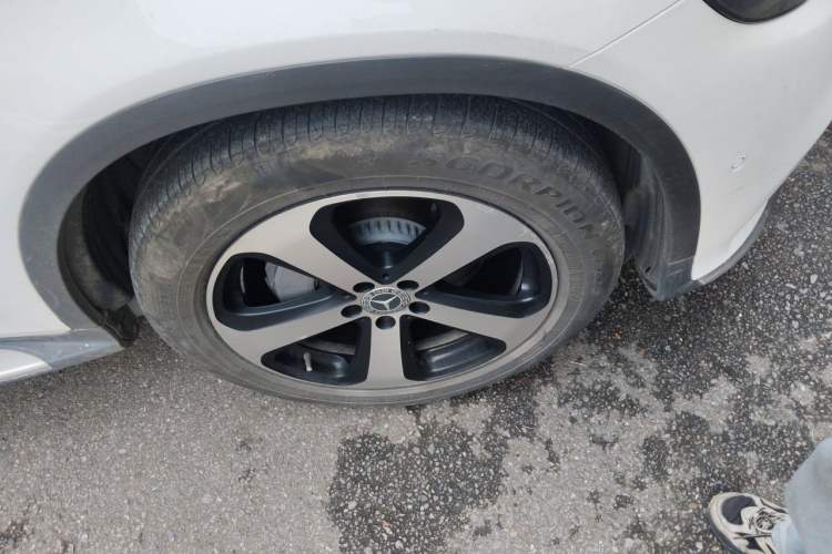 Used Mercedes-Benz GLC 2018 Facelift GLC 260 4MATIC Luxury Edition Right Front Wheel Hub