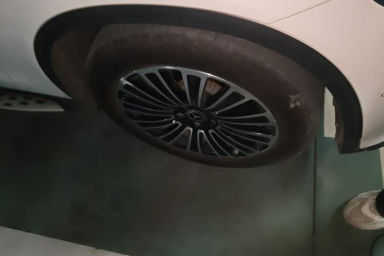 Used Mercedes-Benz GLC 2018 Facelifted GLC 260 4MATIC Dynamic Edition Right Front Wheel Hub
