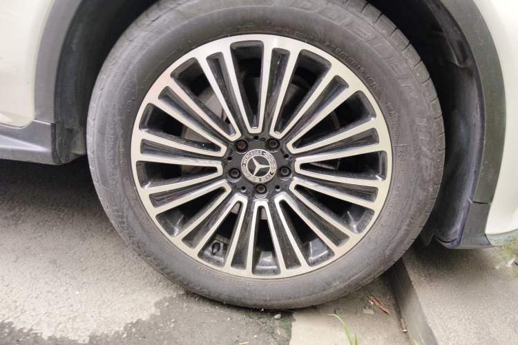 Used Mercedes-Benz GLC 2018 GLC 260 4MATIC Dynamic Edition Right Front Wheel Hub