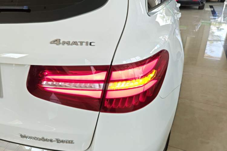 Used Mercedes-Benz GLC 2018 GLC 260 4MATIC Luxury Model Right Rear Taillight