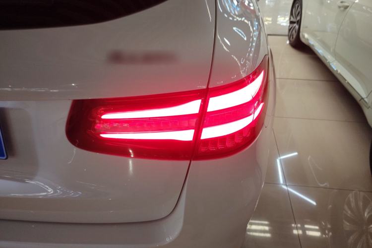 Used Mercedes-Benz GLC 2018 GLC 260 4MATIC Luxury Model Right Rear Taillight