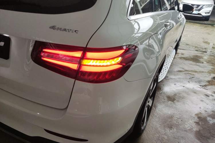 Used Mercedes-Benz GLC 2018 GLC 260 4MATIC Luxury Model Right Rear Taillight