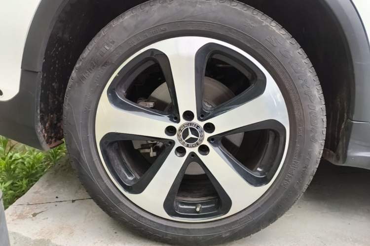 Used Mercedes-Benz GLC 2018 Facelift GLC 260 4MATIC Luxury Edition Right Rear Wheel Hub