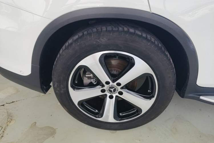Used Mercedes-Benz GLC 2018 Facelift GLC 260 4MATIC Luxury Edition Right Rear Wheel Hub