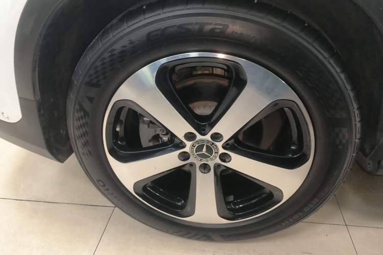 Used Mercedes-Benz GLC 2018 Facelift GLC 260 4MATIC Luxury Edition Right Rear Wheel Hub