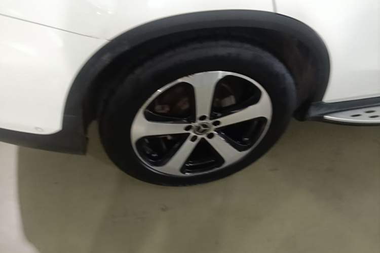 Used Mercedes-Benz GLC 2018 Facelift GLC 260 4MATIC Luxury Edition Right Rear Wheel Hub