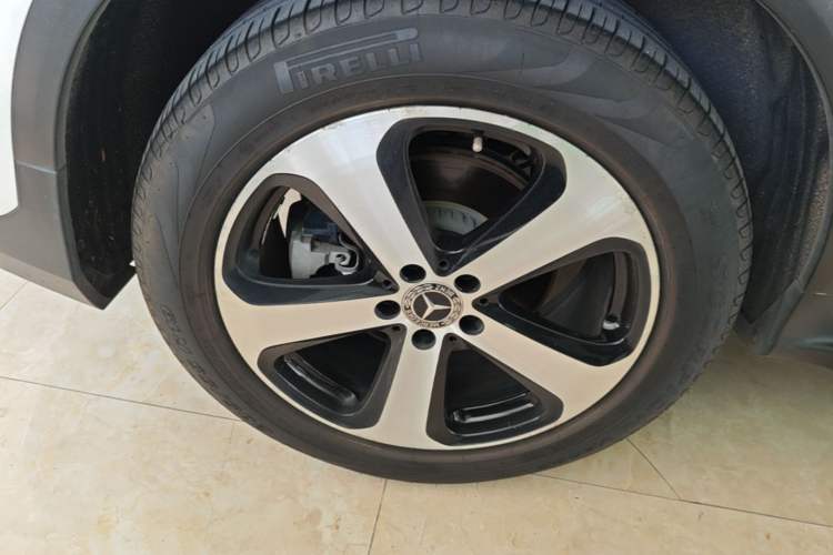 Used Mercedes-Benz GLC 2018 GLC 260 4MATIC Luxury Model Right Rear Wheel Hub