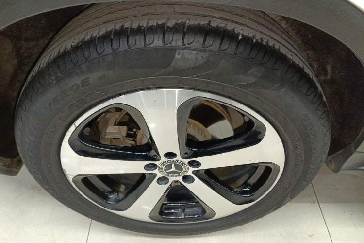 Used Mercedes-Benz GLC 2018 GLC 260 4MATIC Luxury Model Right Rear Wheel Hub