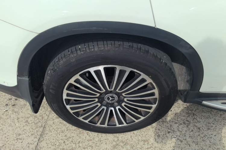 Used Mercedes-Benz GLC 2018 Facelifted GLC 260 4MATIC Dynamic Edition Right Rear Wheel Hub