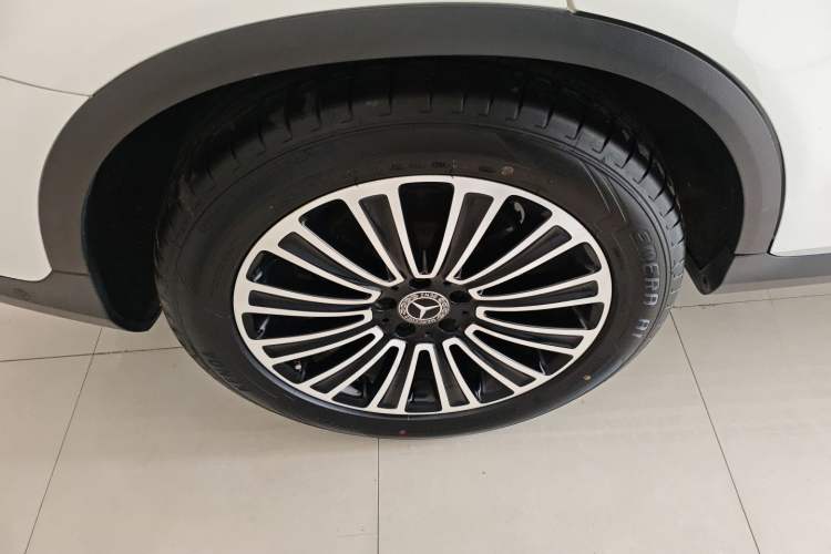 Used Mercedes-Benz GLC 2018 GLC 200 4MATIC Right Rear Wheel Hub