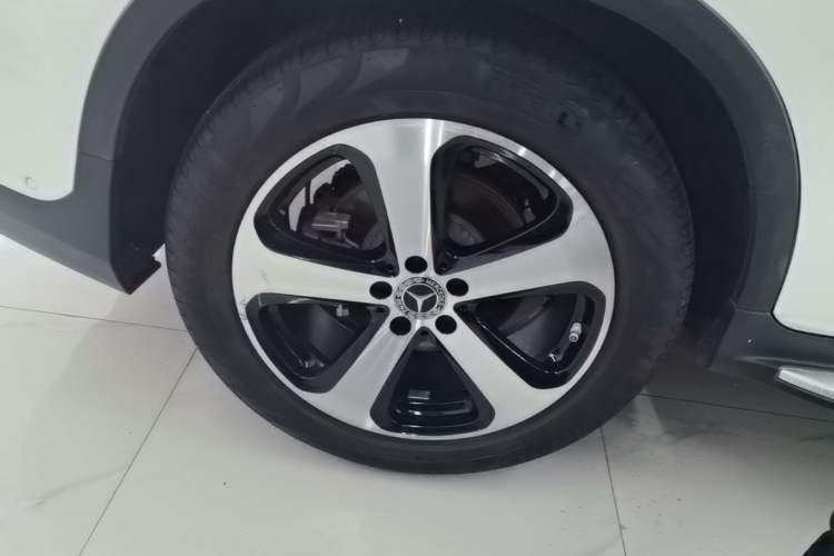 Used Mercedes-Benz GLC 2018 GLC 260 4MATIC Luxury Model Right Rear Wheel Hub