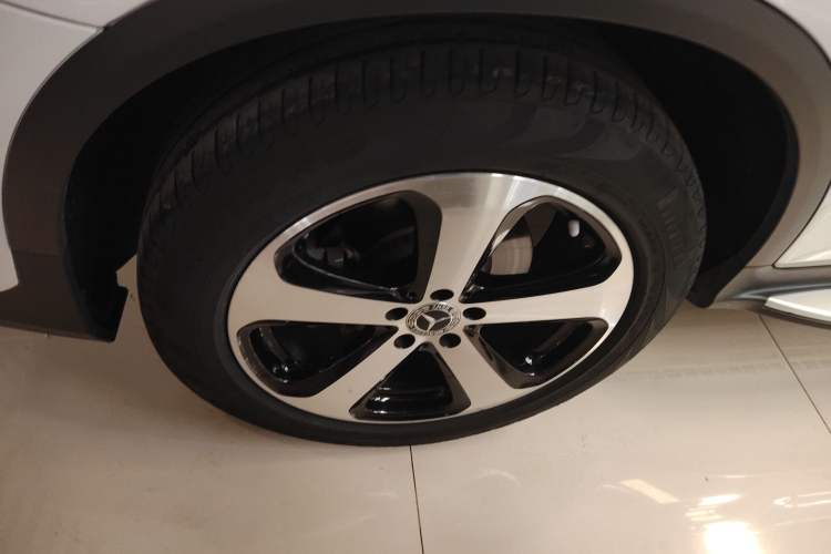 Used Mercedes-Benz GLC 2018 GLC 260 4MATIC Luxury Model Right Rear Wheel Hub