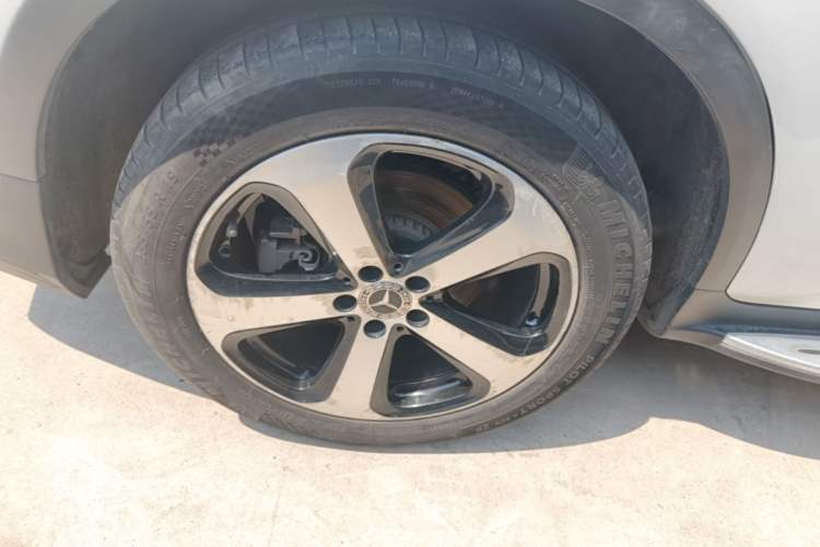 Used Mercedes-Benz GLC 2018 Facelift GLC 260 4MATIC Luxury Edition Right Rear Wheel Hub