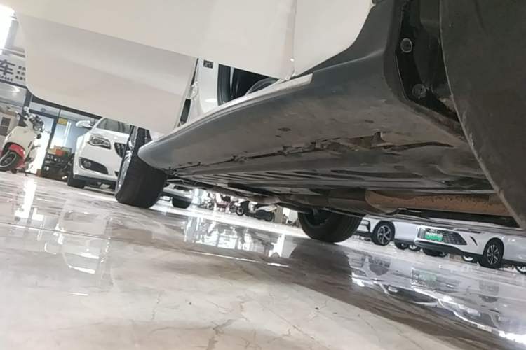 Used Mercedes-Benz GLC 2018 GLC 200 4MATIC Right Side Sill