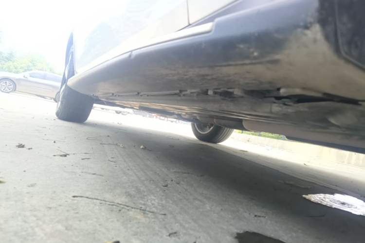 Used Mercedes-Benz GLC 2018 Facelift GLC 260 4MATIC Luxury Edition Right Side Sill