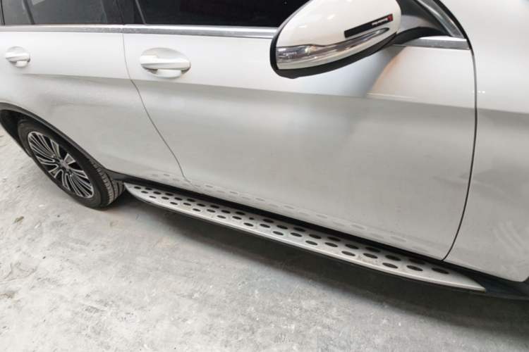Used Mercedes-Benz GLC 2018 GLC 260 4MATIC Dynamic Edition Right Side Sill