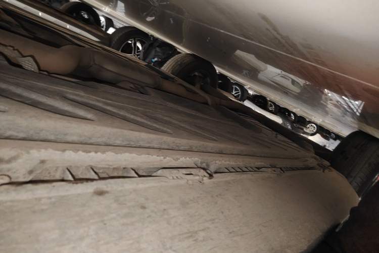 Used Mercedes-Benz GLC 2018 GLC 260 4MATIC Luxury Model Right Side Sill