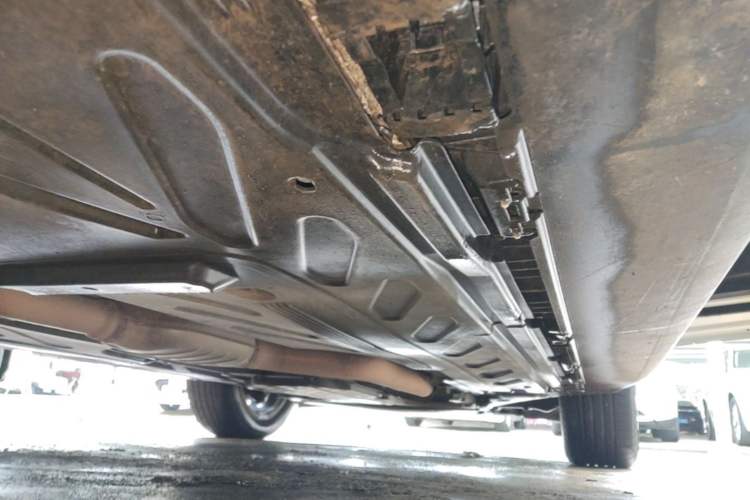 Used Mercedes-Benz GLC 2018 GLC 260 4MATIC Luxury Model Right Side Sill