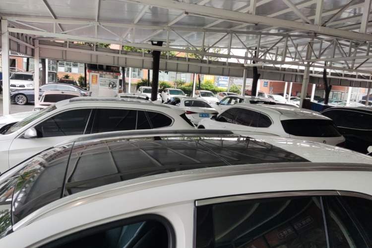 Used Mercedes-Benz GLC 2018 GLC 260 4MATIC Luxury Model Roof