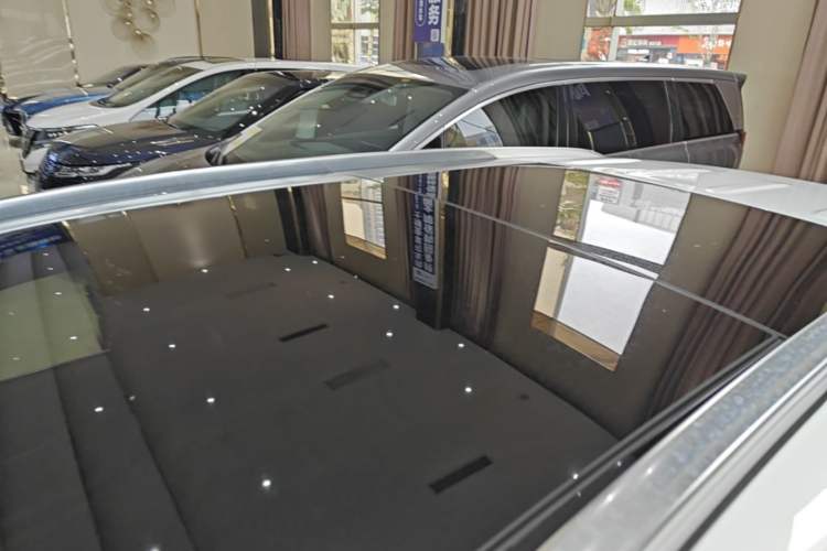 Used Mercedes-Benz GLC 2018 GLC 260 4MATIC Luxury Model Roof
