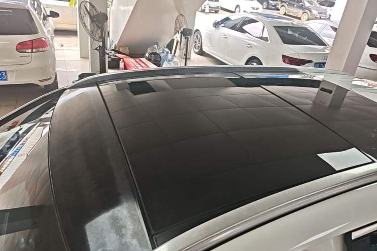 Used Mercedes-Benz GLC 2018 Facelift GLC 260 4MATIC Luxury Edition Roof