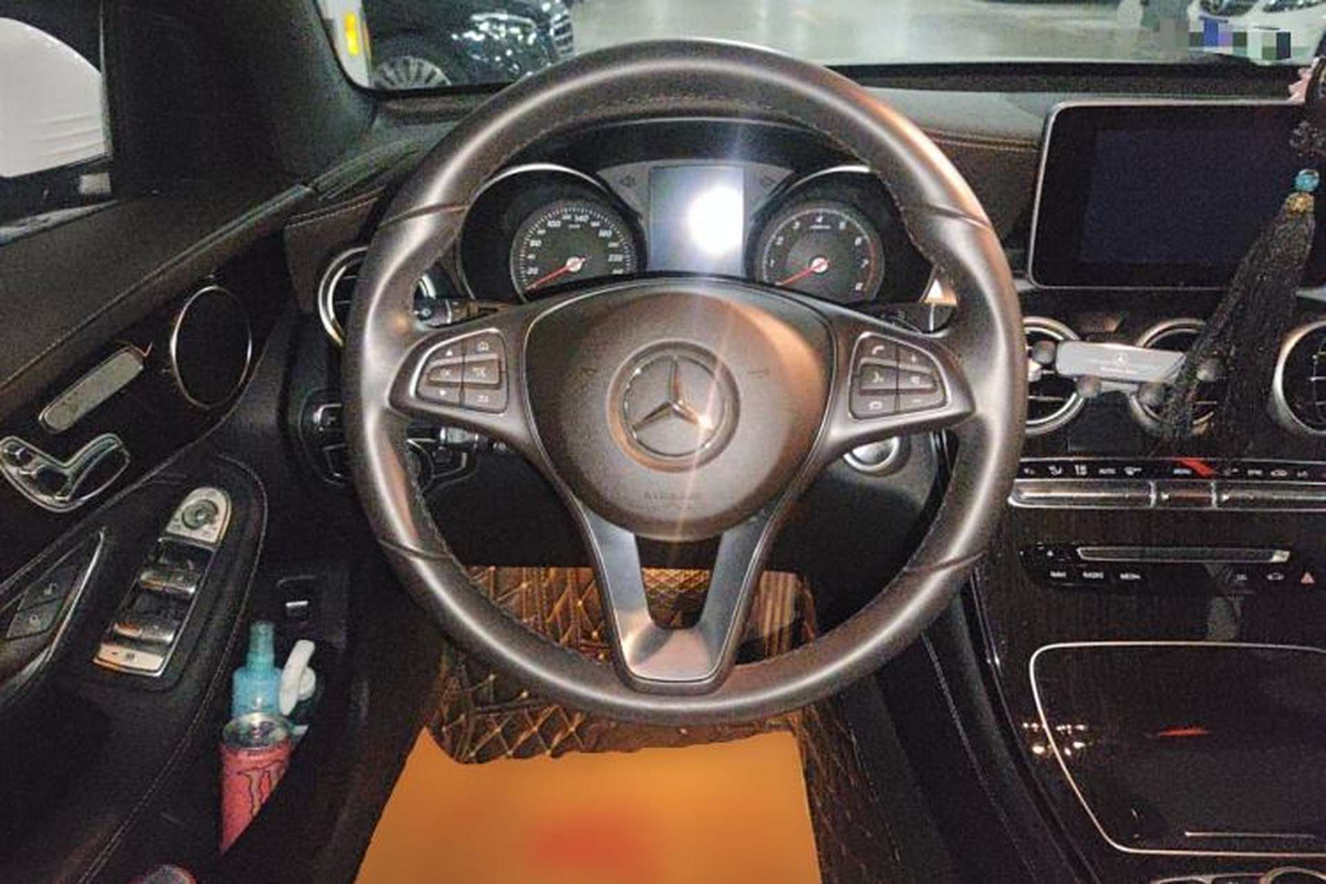 Used Mercedes-Benz GLC 2018 GLC 260 4MATIC Luxury Model Steering Wheel