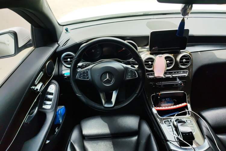 Used Mercedes-Benz GLC 2018 GLC 260 4MATIC Dynamic Edition Steering Wheel