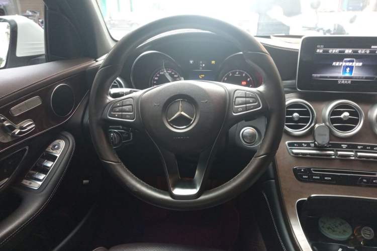 Used Mercedes-Benz GLC 2018 Refreshed GLC 300 4MATIC Dynamic Edition Steering Wheel
