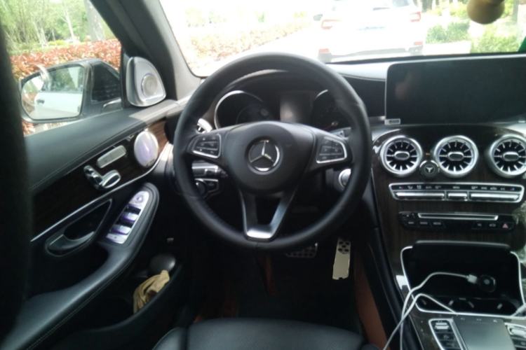 Used Mercedes-Benz GLC 2018 GLC 260 4MATIC Luxury Model Steering Wheel