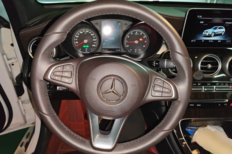 Used Mercedes-Benz GLC 2018 GLC 260 4MATIC Luxury Model Steering Wheel