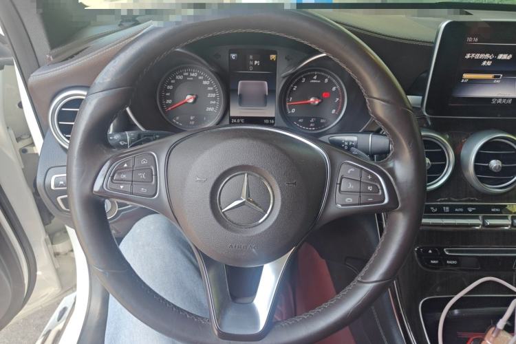 Used Mercedes-Benz GLC 2018 Facelift GLC 260 4MATIC Luxury Edition Steering Wheel
