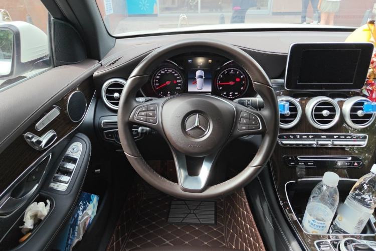 Used Mercedes-Benz GLC 2018 Facelifted GLC 260 4MATIC Dynamic Edition Steering Wheel