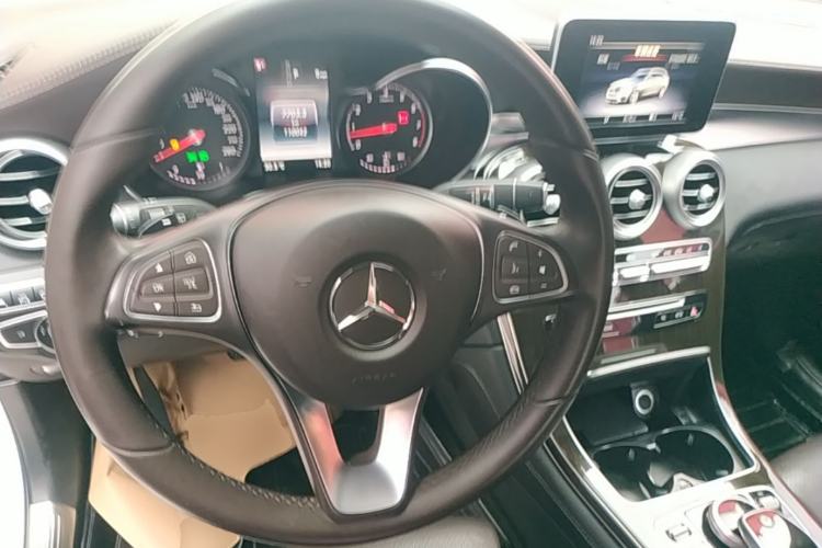 Used Mercedes-Benz GLC 2018 Facelift GLC 260 4MATIC Luxury Edition Steering Wheel