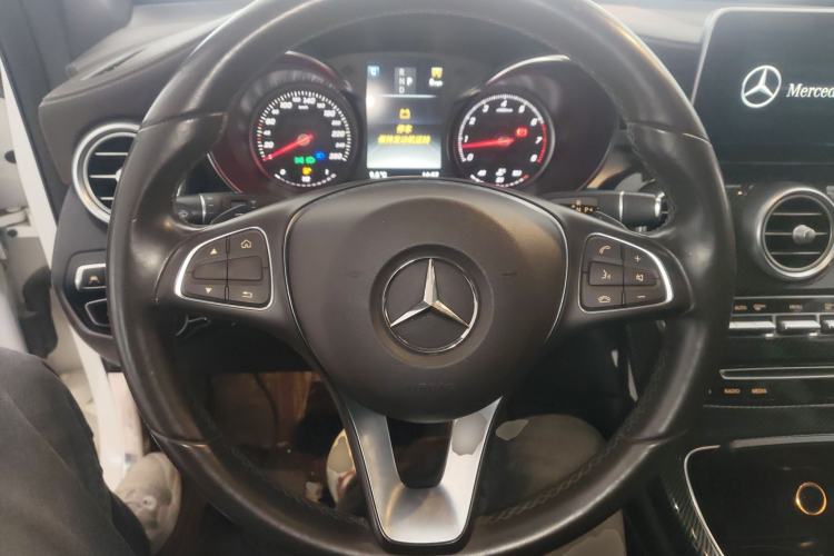 Used Mercedes-Benz GLC 2018 Facelift GLC 260 4MATIC Luxury Edition Steering Wheel