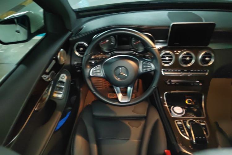 Used Mercedes-Benz GLC 2018 GLC 260 4MATIC Dynamic Edition Steering Wheel