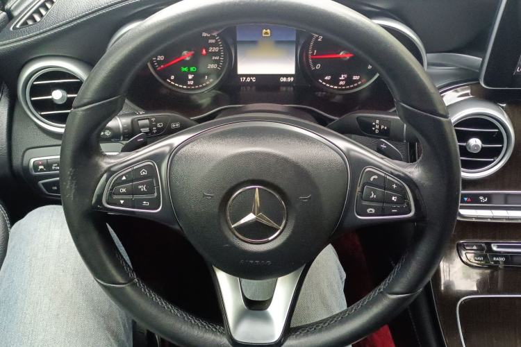 Used Mercedes-Benz GLC 2018 Facelift GLC 260 4MATIC Luxury Edition Steering Wheel