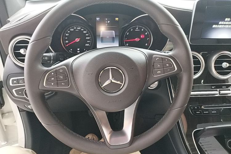 Used Mercedes-Benz GLC 2018 Facelift GLC 260 4MATIC Luxury Edition Steering Wheel