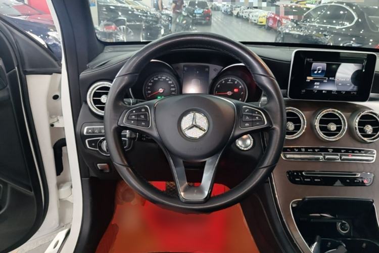 Used Mercedes-Benz GLC 2018 GLC 300 4MATIC Sport Edition Steering Wheel