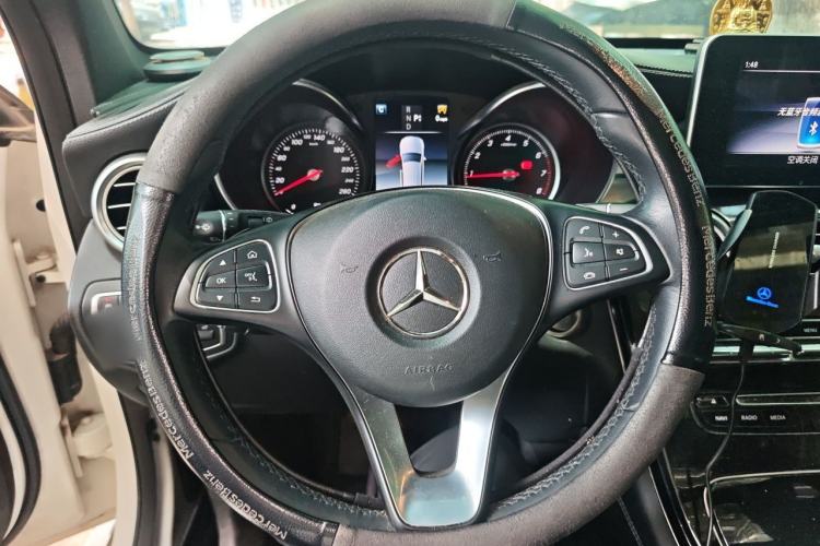 Used Mercedes-Benz GLC 2018 GLC 260 4MATIC Luxury Model Steering Wheel